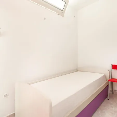 Ausonio Apartament *